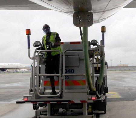 UEA Başkanı Birol: Avrupa'nın 6 haftalık uçak yakıtı kalmış olabilir