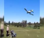 Avustralya'da hafif uçak golf sahasına acil iniş yaptı: 2 yaralı