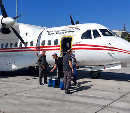 Organlar MSB'ye ait ambulans uçakla taşındı