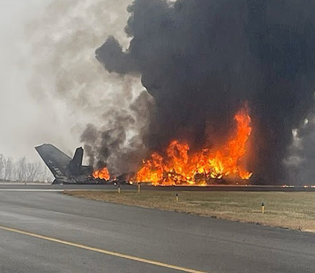 İniş yaptığı sırada piste düştü!