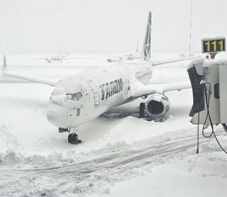 Hava trafiğine kar engeli