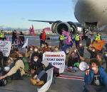 Havalimanını işgal eden aktivistlere beraat kararı