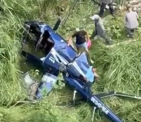 Çocukları taşıyan helikopter kalkış yaptı ve düştü