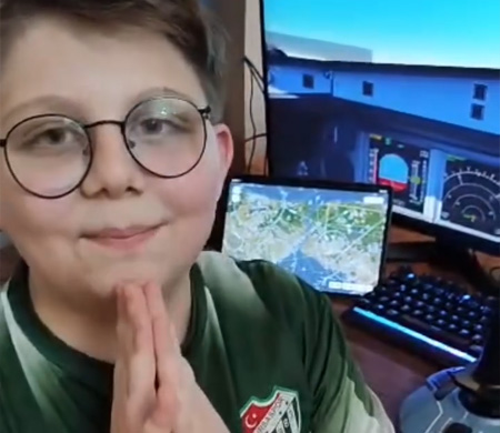 Küçük yaşta büyük hedef: Pegasus pilotu olmak istiyor