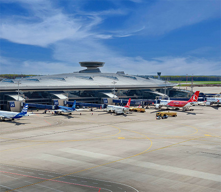 Moskova'daki iki havalimanında drone krizi uçuşları durdurdu