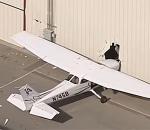 Uçağı çaldı hangarına duvarına çarptı!