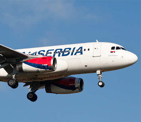 Air Serbia uçağının motoru havada hasar aldı