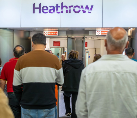 Heathrow Havalimanı'nda hava trafiği durdu!