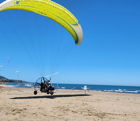 Giresun'da paramotor gösterisi