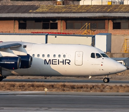 Tahran'da RJ100 tipi uçak pistten çıktı