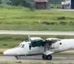 Lastiğini kaybeden uçak böyle iniş yaptı!