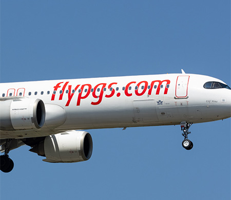 İran'da mahsur kalan Pegasus uçağı yurda döndü