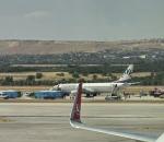 SunExpress uçağının Gaziantep’e inişinde lastiği patladı