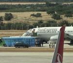 SunExpress'ten lastiği patlayan uçakla ilgili açıklama