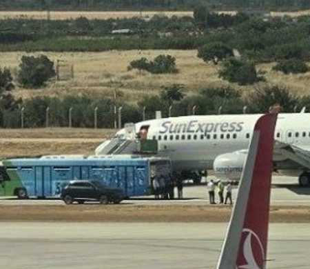SunExpress'ten lastiği patlayan uçakla ilgili açıklama