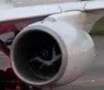 Kalkış öncesi uçağın motoruna yabancı cisim girdi!