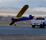 Şiddetli rüzgâr uçağı böyle ters çevirdi