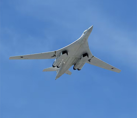 Rus bombardıman uçağından 16 saatlik test uçuşu