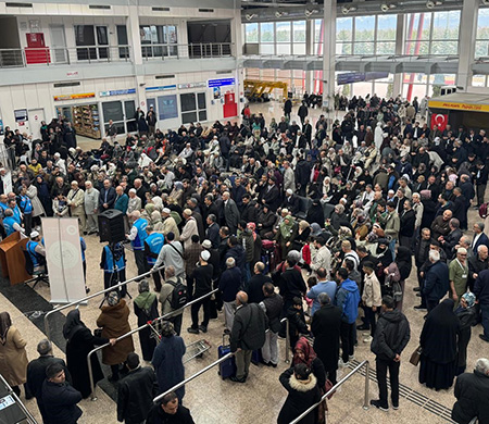 Son hacı kafilesi Erzurum Havalimanı'ndan yola çıktı