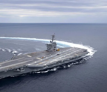 İran Devrim Muhafızları; 'USS Abraham Lincoln uçak gemisini füzelerle hedef aldık"