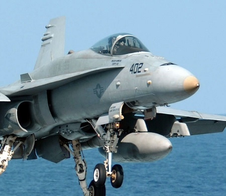 İran'dan 'ABD'ye ait F-18 savaş uçağı vuruldu' iddiası!