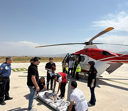 Ambulans helikopter 9 aylık bebek için havalandı