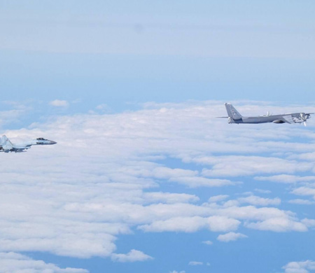 Rus savaş uçakları Japonya hava sahasına yaklaştı askeri uçaklar havalandı