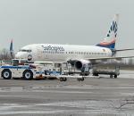 Sunexpress uçağı kuş sürüsüne çarptı