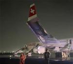 Kalkışta arıza; Yolcular slide'larla tahliye edildi