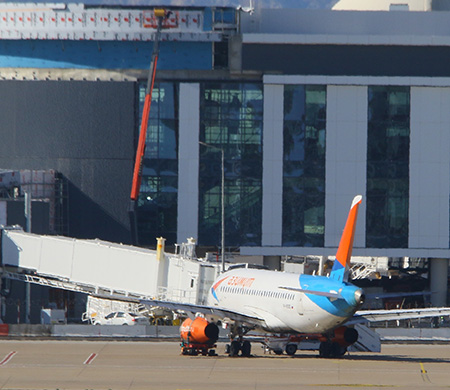 O uçak Antalya'da 2. terminal park noktasına alındı