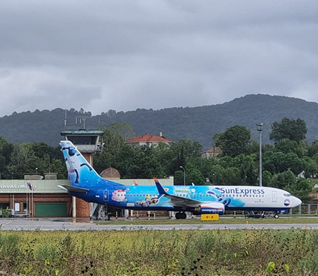 Sunexpress uçağına yıldırım çarptı!