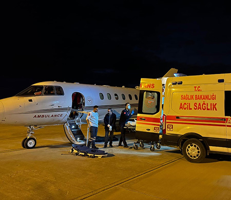 Ambulans uçak 11 yaşındaki çocuk için havalandı