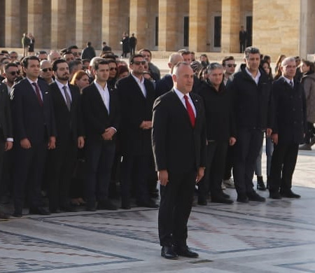 TAV geleneksel Anıtkabir ziyaretini gerçekleştirdi