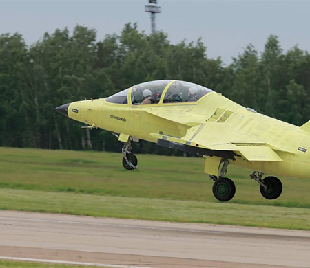 Yak-130M İlk Kez Gökyüzüyle Buluştu
