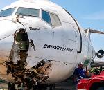 TIR, Sergilenen Boeing 727’ye Çarptı!