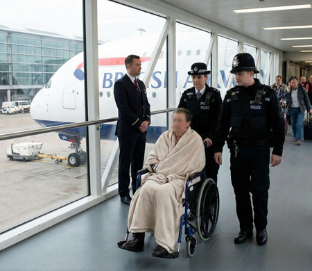 Yolcu uçağında akıl almaz olay... Kabin memuru gözaltına alındı!