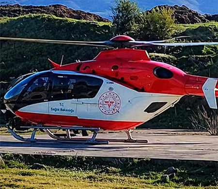 Ambulans helikopter kalp krizi geçiren hasta için havalandı