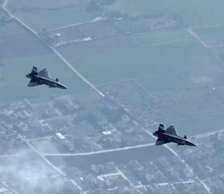 Bayraktar KIZILELMA’dan akıllı filo otonomisi ile kol uçuşu