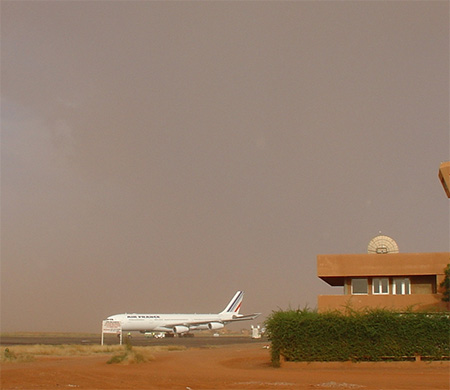 Havalimanı yakınlarında patlamalar