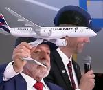 Lula’nın Maket Uçak Keyfi Viral Oldu