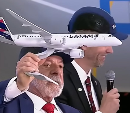 Lula’nın Maket Uçak Keyfi Viral Oldu