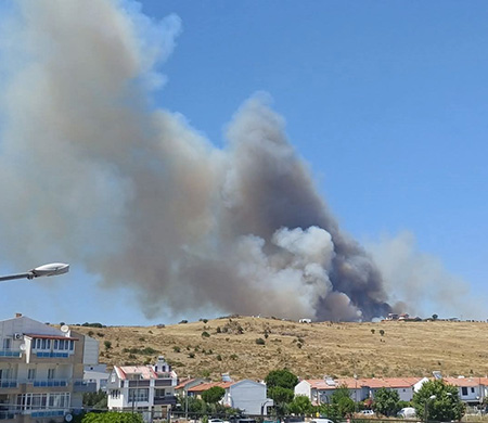 Dikili'deki yangına havadan 7 uçakla müdahale