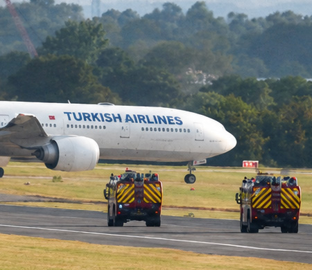 THY'nin Toronto uçağı Manchester'a indi