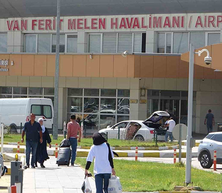 Van'da turizmcilerin havalimanı endişesi