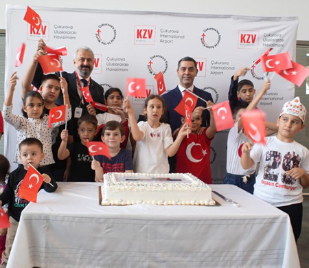 Çukurova Uluslararası Havalimanı'nda Cumhuriyet Coşkusu