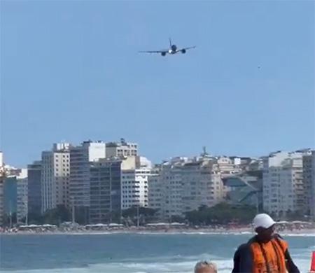 Azul Uçağından Rio'da Alçak Geçiş Gösterisi