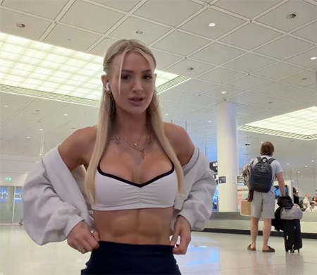 Lufthansa'dan fenomen yolcuya kıyafet müdahalesi; Uçağa alınmadı!