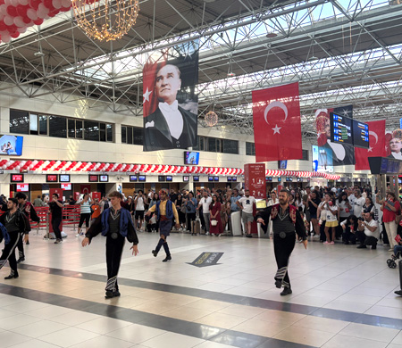 30 Ağustos Zafer Bayramı Coşkusu Havalimanında Zirveye Ulaştı