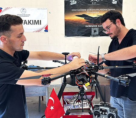 Yerli ve otonom İHA'larıyla TEKNOFEST'in finalisti oldular