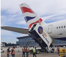 British Airways uçağına ikram aracı çarptı